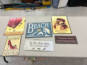 lot 284 image: Metal Home Decor Signs