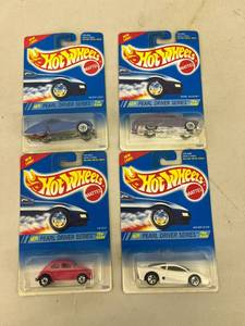 lot 296 image: Hot Wheels Cars Pearl Driver Series