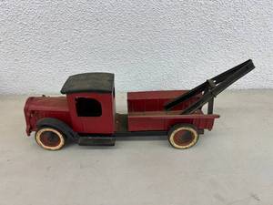 lot 308 image: Vintage Tow Truck