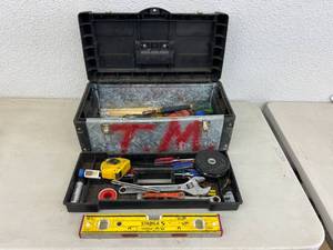 lot 320 image: Tool Box Full of Tools