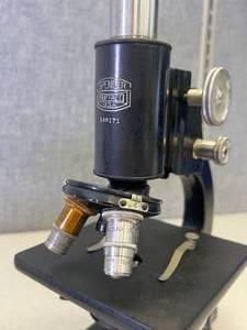 lot 4 image: 1930s Spencer Buffalo Microscope VINTAGE With Mirror Bottom, 10x, 44x, 95x (148171) (Used but in good working condition)