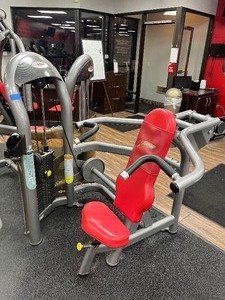 lot 19 image: Matrix Shoulder Press Measures 59 W x 66 L x 60 H