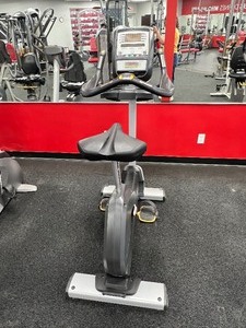 lot 115 image: Matrix E3x-01 Elliptical Trainer, Model HURE-3X-01-C