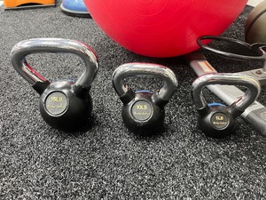 lot 83 image: Body-Solid Kettlebells -15, 10 and 5 lbs