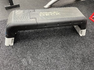 lot 89 image: Reebok Deck