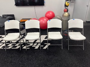 lot 128 image: (4) Lifetime Folding Chairs