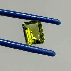 lot 3 image: 3.18 Carat Peridot Rectangular Emerald Cut