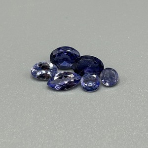 lot 104 image: 2.90 Carat Tanzanite() & Iolite() - Various Size & Shape Assorted Set of 6 Loose Stones