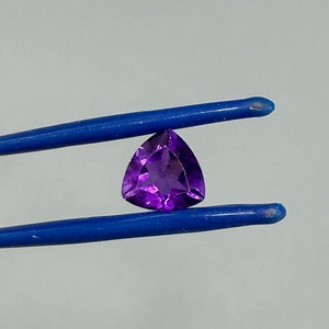 lot 129 image: 2.12 Carat Amethyst Faceted Triangular Trillion Cut