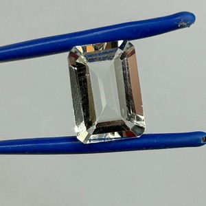lot 140 image: 5.60 Carat Green Quartz Faceted Rectangular Emerald Cut