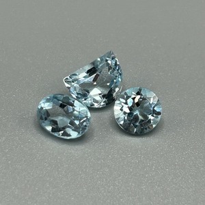 lot 142 image: 5.60 Carat Blue Topaz Faceted Mixed Cut Set of 4 Loose Stones