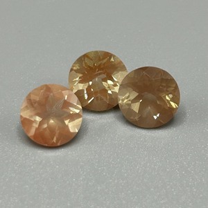 lot 83 image: 5.41 Carat Sunstone Faceted Round Cut - Set of 3 Loose Stones