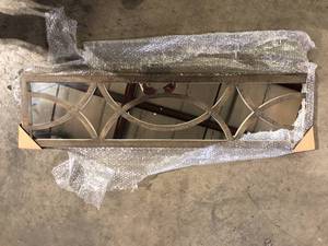 lot 21 image: Mirror  Customer Returns See Pictures