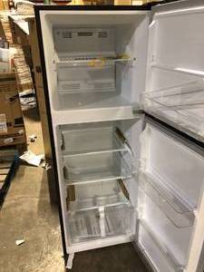 lot 30 image: Vissani 10.1 cu. ft. Top Freezer Refrigerator in Black Slight Damage   Customer Returns See Pictures