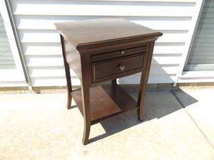 lot 15 image: 2 Wood Accent Tables