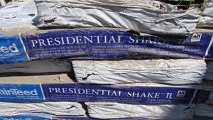 Pallet of Classic Weathered Wood Shingles