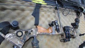 Mathews Solo Cam Compound Bow With Case