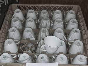 lot 121 image: Lot of (25) Coffee Mugs 2-12x3-14 with Rack