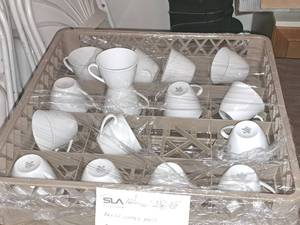 lot 120 image: Lot of (16) Coffee Mugs 2-12x3-14 with Rack
