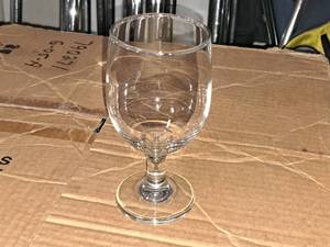 lot 150 image: Lot of (1 Box) 11-12oz Goblet Glasses 34-count ( 34 total items )