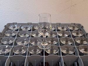 lot 142 image: Lot of (25) 6-12oz Wine Glasses