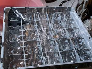 lot 153 image: Lot of (25) 11-12oz Goblet Glasses with Rack