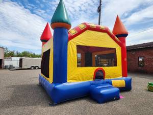 lot 104 image: Ninja Jump 14 Castle Inflatable