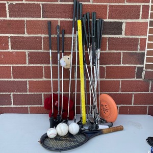 lot 19 image: Lot Outdoor Sports Golf ClubsTennis Racket