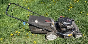 lot 124 image: Craftsman Precision Lawn Mower with bagger