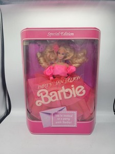 lot 59 image: Vintage Party Sensation Barbie by Mattel