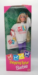lot 84 image: Vintage Mattel Shopping Spree Barbie FAO Schwarz Souvenir Edition