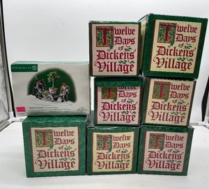 lot 89 image: Dickens Village Dept. 56 Heritage Village Collection Figures