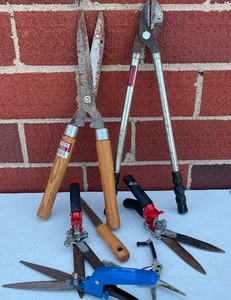 lot 68 image: Outdoor hand toolsshears, timmer