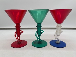 lot 118 image: Vintage Mr. Peanut Plastic Martini Glasses Set of 3