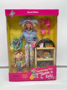 lot 133 image: Special Edition Gardening Fun Barbie and Kelly 1996
