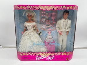 lot 137 image: Special Edition Barbie and Ken Wedding Fantasy Gift Set 1996