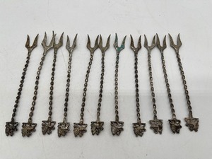 lot 152 image: Vintage Antique Lion of Judah hors doeuvreappetizer forks set of 11