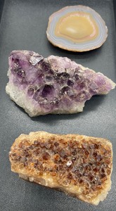 lot 161 image: Amethyst Geode Quartz Slice Lot