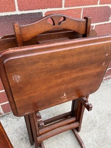 lot 170 image: Cherry TV Tray Set of 4 with stand