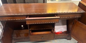 lot 168 image: Flat Screen TV Stand