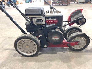 lot 241 image: Yard Machines Power Edger