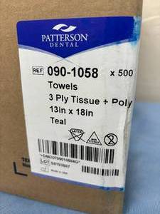 lot 41 image: 1 Case (500 each) NEW Patterson Dental 090-1058 13 x 18 3-Ply Tissue  Poly Towels - Teal