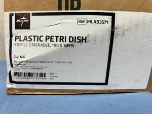 lot 81 image: MSRP $300  1 Case (600 each) Medline MLAB3571 100 x 15mm Single-Use Sterile Stackable Plastic Petri Dishes