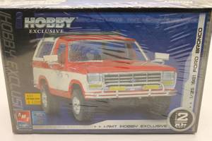 Hobby Exclusive 1981 Ford Bronco Model Car Kit