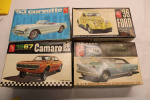 Lot of assorted model car parts