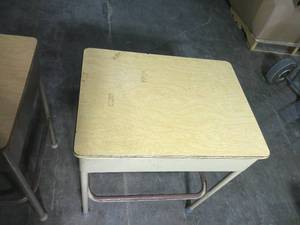 lot 2 image: Set of 2 Vintage School Desks with Cubbies
