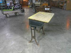 lot 13 image: Antique Turn of Century Writing Desk