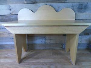 lot 41 image: 17 58 x 30 Kids Boot Bench