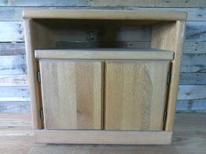 lot 121 image: 27H x 25 14L x 16 12D Tv Cart