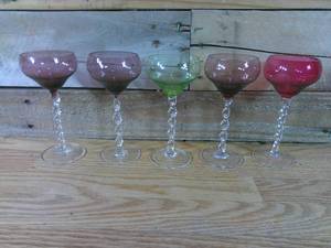lot 135 image: Set of 5 Twisted Stem Champagne Glasses